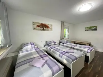 Ein Bett oder Betten in einem Zimmer der Unterkunft Voll ausgestattetes Apartment in Essen