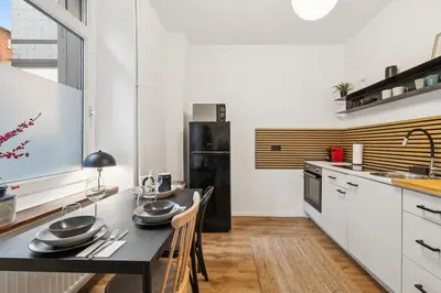 Küche/Küchenzeile in der Unterkunft Altbau Traum nah an Ddorf& Köln
