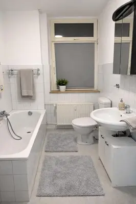 Ein Badezimmer in der Unterkunft Stylish Central Apartment Free Parking Free WiFi