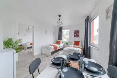 Ein Sitzbereich in der Unterkunft SpaceStays Apartment 4 Personen WLAN Smart-TV