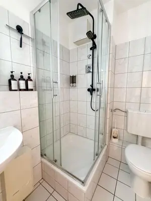 Ein Badezimmer in der Unterkunft Apartment with balcony, good parking for long stay