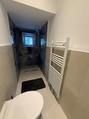 Ein Badezimmer in der Unterkunft Zentrales Apartment mit Terrasse neu renoviert