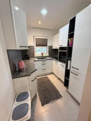 Küche/Küchenzeile in der Unterkunft Wohnung gemütlich, ruhig ideal für Familien