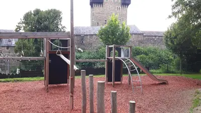 Ein Kinderspielbereich in der Unterkunft Hotel in der Strassen