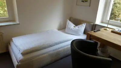 Ein Sitzbereich in der Unterkunft Hotel Bergische Schweiz
