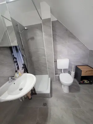 Ein Badezimmer in der Unterkunft Messezimmer am Thewissenweg