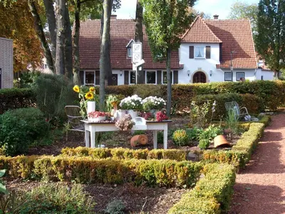 Ein Garten an der Unterkunft Gästezimmer Lammersmann