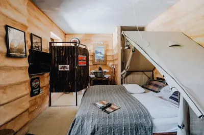 Ein Bett oder Betten in einem Zimmer der Unterkunft Road Stop Dortmund