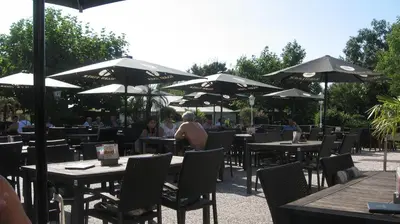 Ein Restaurant oder anderes Speiselokal in der Unterkunft Apartment Meerfeld