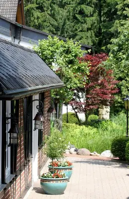 Ein Garten an der Unterkunft Hotel Zum Hackstück