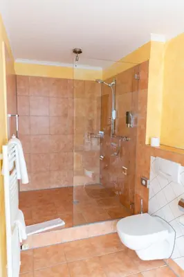 Ein Badezimmer in der Unterkunft Hotel Landhaus Knappmann