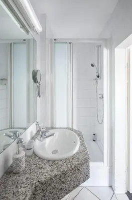 Ein Badezimmer in der Unterkunft Hotel Moerser Hof