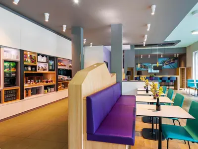 Ein Restaurant oder anderes Speiselokal in der Unterkunft B&B HOTEL Wuppertal City-Süd