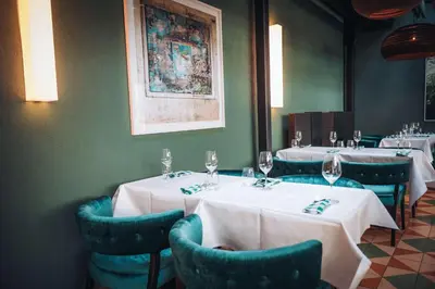 Ein Restaurant oder anderes Speiselokal in der Unterkunft The Wellem