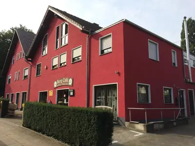 Das Gebäude in dem sich das Bed & Breakfast befindet