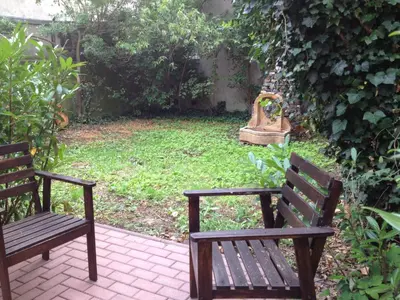 Ein Garten an der Unterkunft Moderne 2-3 Zimmer Wohnungen, ideal für Geschäftsreisende und Monteure in Essen