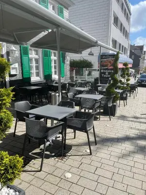 Ein Restaurant oder anderes Speiselokal in der Unterkunft Hotel zum Postwagen