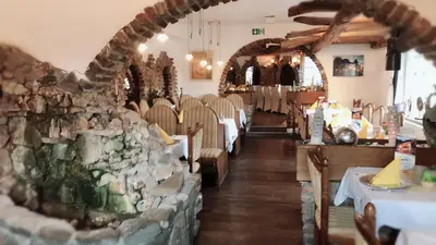 Ein Restaurant oder anderes Speiselokal in der Unterkunft Hotel-Restaurant Haus Nattkemper