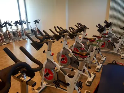 Das Fitnesscenter und/oder die Fitnesseinrichtungen in der Unterkunft SportHotel Kaiserau