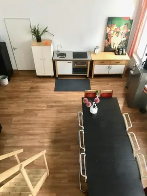 Ein Sitzbereich in der Unterkunft 100 qm großes lichtdurchflutetes Loft im Herzen der City