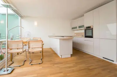 Küche/Küchenzeile in der Unterkunft Modernes, sonniges Appartement im Herzen von Düsseldorf