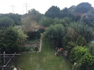 Ein Garten an der Unterkunft Fair & the City