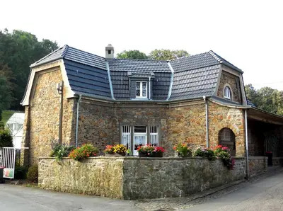 Das Gebäude in dem sich das Ferienhaus befindet