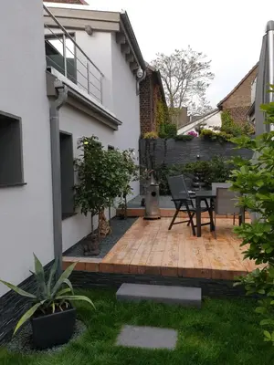 Ein Garten an der Unterkunft The Fountain Loft - 170sqm