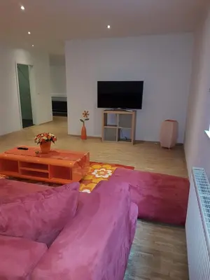 TV/Unterhaltungsangebot in der Unterkunft Wohnen im Souterrain einer Villa