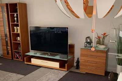 TV/Unterhaltungsangebot in der Unterkunft BESOTEL Erkrath - 20 Wohnungen 2 Standorte 35 Schlafzimmer 29 Badezimmer 52 Betten für 73 Gäste