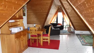 Ein Sitzbereich in der Unterkunft Helle Ferienwohnung im Loft-Charakter