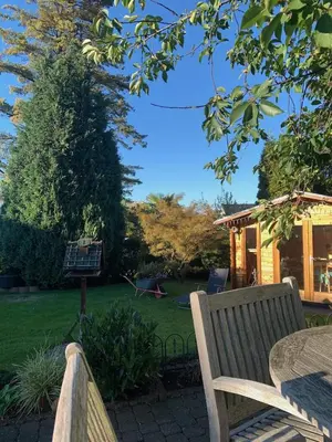 Ein Garten an der Unterkunft Dachgeschoss35