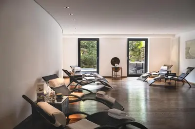 Ein Sitzbereich in der Unterkunft Golfhotel Gut Neuenhof