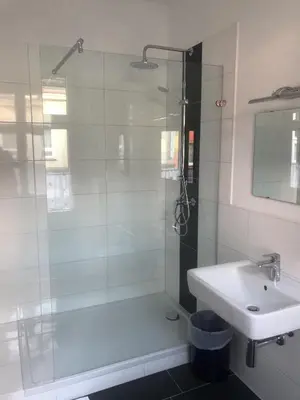 Ein Badezimmer in der Unterkunft Hotel Schwaferts