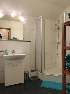 Ein Badezimmer in der Unterkunft Bredeneyer Straße 66A