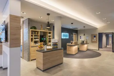 Lobby/Rezeption in der Unterkunft Holiday Inn Express - Wuppertal - Hauptbahnhof by IHG