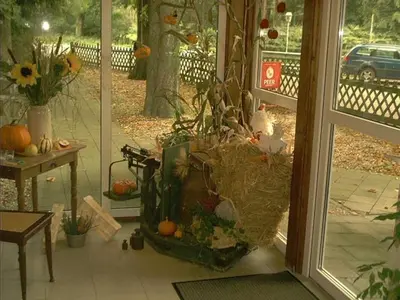 Ein Garten an der Unterkunft Hotel Zum Grunewald