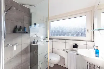 Ein Badezimmer in der Unterkunft Buerpartment