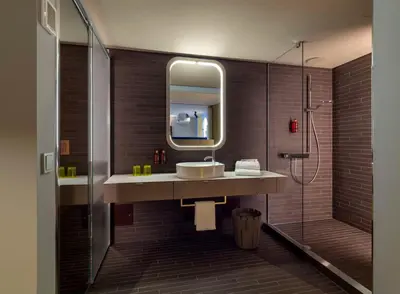 Ein Badezimmer in der Unterkunft b'mine hotel Düsseldorf