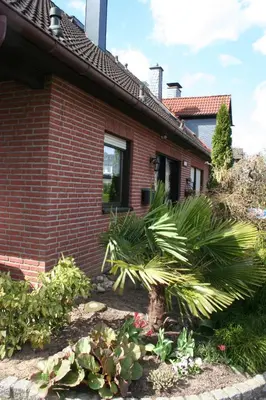 Ein Garten an der Unterkunft Messezimmer 4 u 2