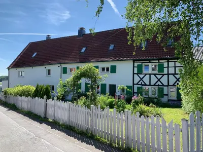 Das Gebäude in dem sich das Bed & Breakfast befindet