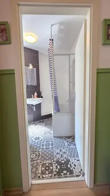 Ein Badezimmer in der Unterkunft ELENA flat Orchidee Duisburg Zentrum