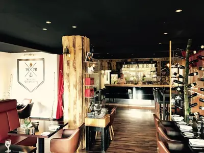 Ein Restaurant oder anderes Speiselokal in der Unterkunft Hotel Sittardsberg
