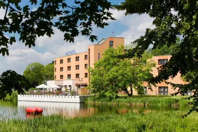 Blick auf einen Fluss in der Nähe des Hotels