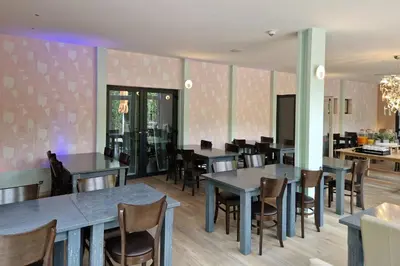Ein Restaurant oder anderes Speiselokal in der Unterkunft Garner Hotel Oberhausen