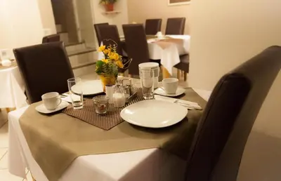 Ein Sitzbereich in der Unterkunft Hotel Carlton Mayfair