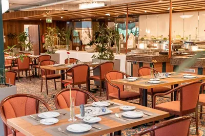 Ein Restaurant oder anderes Speiselokal in der Unterkunft PLAZA Hotel Gelsenkirchen