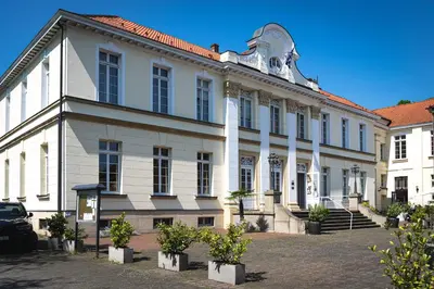 Das Gebäude in dem sich das Hotel befindet