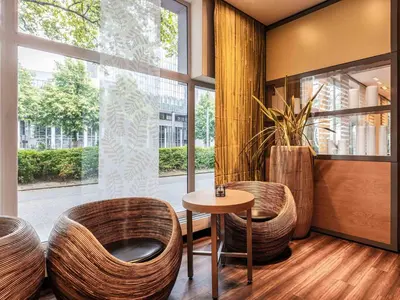 Ein Sitzbereich in der Unterkunft B&B Hotel Essen-Hbf