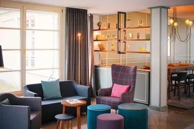 Ein Sitzbereich in der Unterkunft Vienna House Easy by Wyndham Castrop-Rauxel